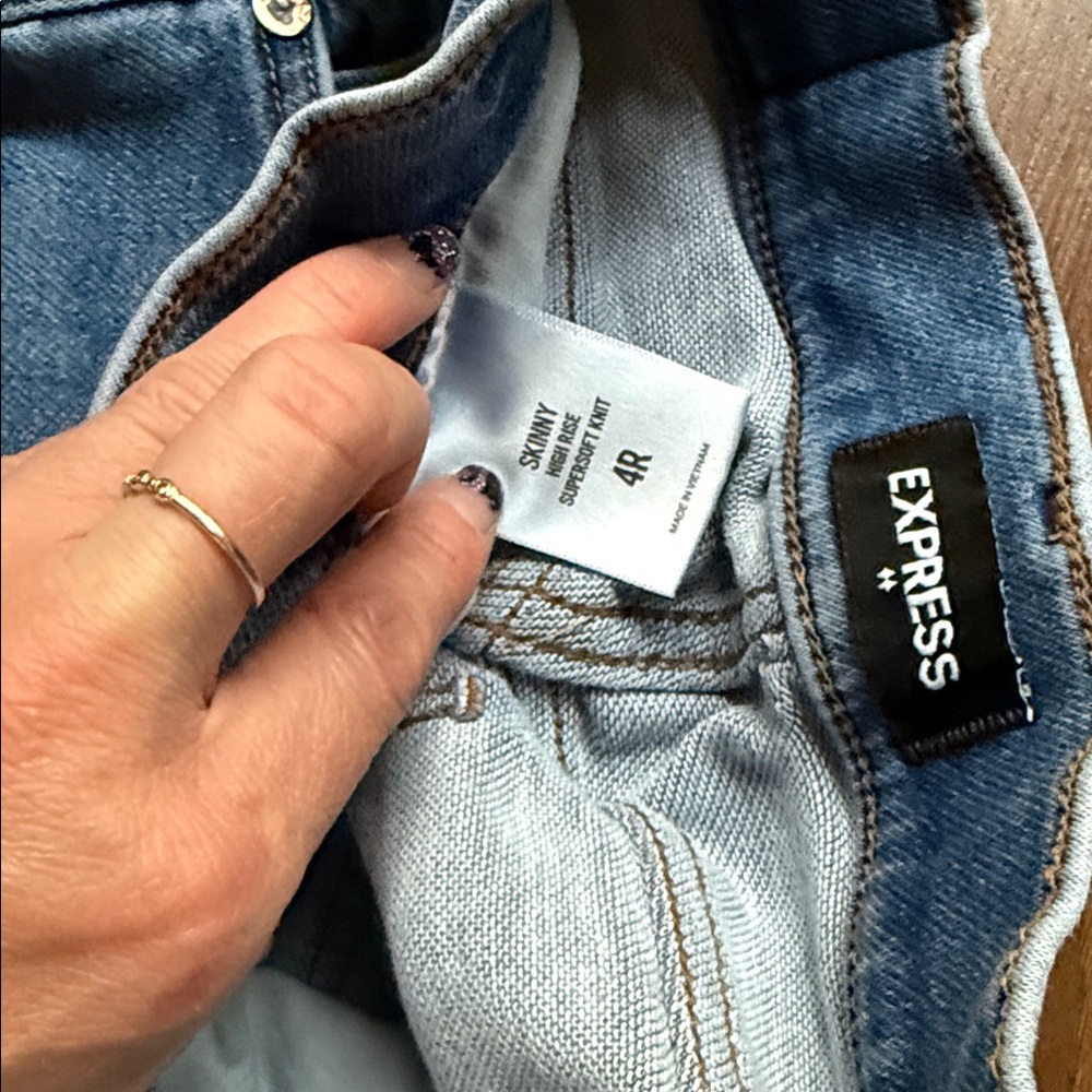 Express Jeans - Picture 3 of 4